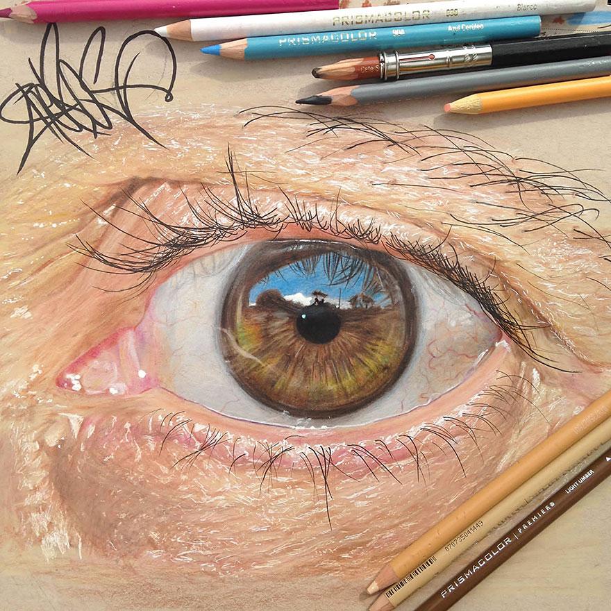 Les Yeux Réalisés Juste en Crayons