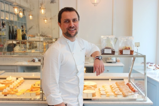 Pâques à Paris signifie le Chocolat et des Pâtisseries