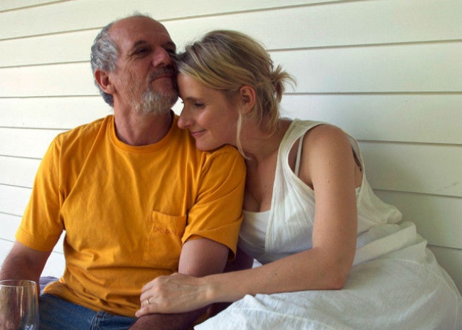 186255-650-1447140727s-ELIZABETH-GILBERT-AND-HUSBAND-JOSE-NUNES-large640