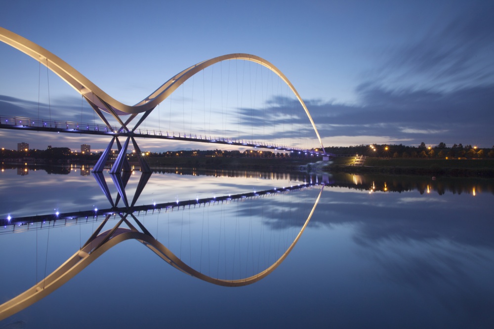 8827410-R3L8T8D-1000-Infinity-Bridge