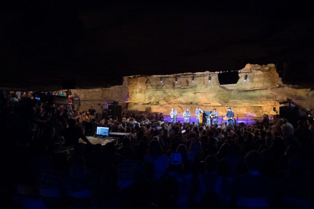 Kontsertnaya-ploshhadka-Bluegrass-Underground_1451914611-630x419