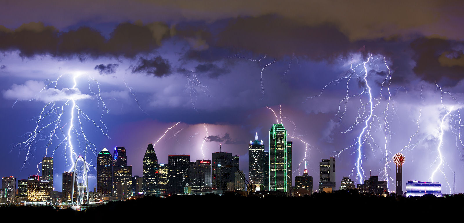 POTD-8-19-12-Electric-Sky