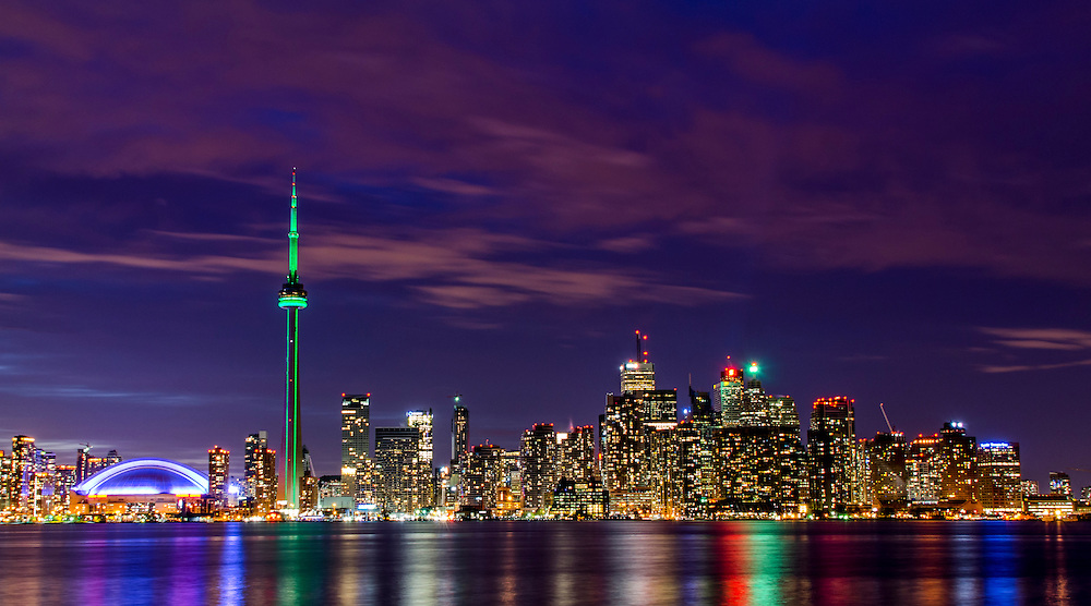 Toronto-Skyline-at-night-panorama