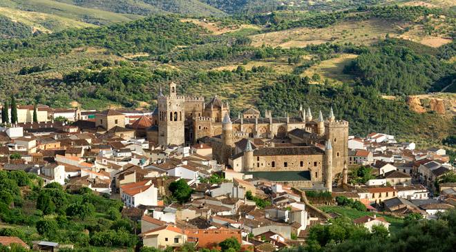 guadalupe-panoramica-carlos-criado-2007-c-turismo-extremadura.jpg_1306973099