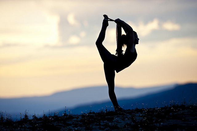 Illustration : Les plus efficaces poses de yoga pour les coureurs