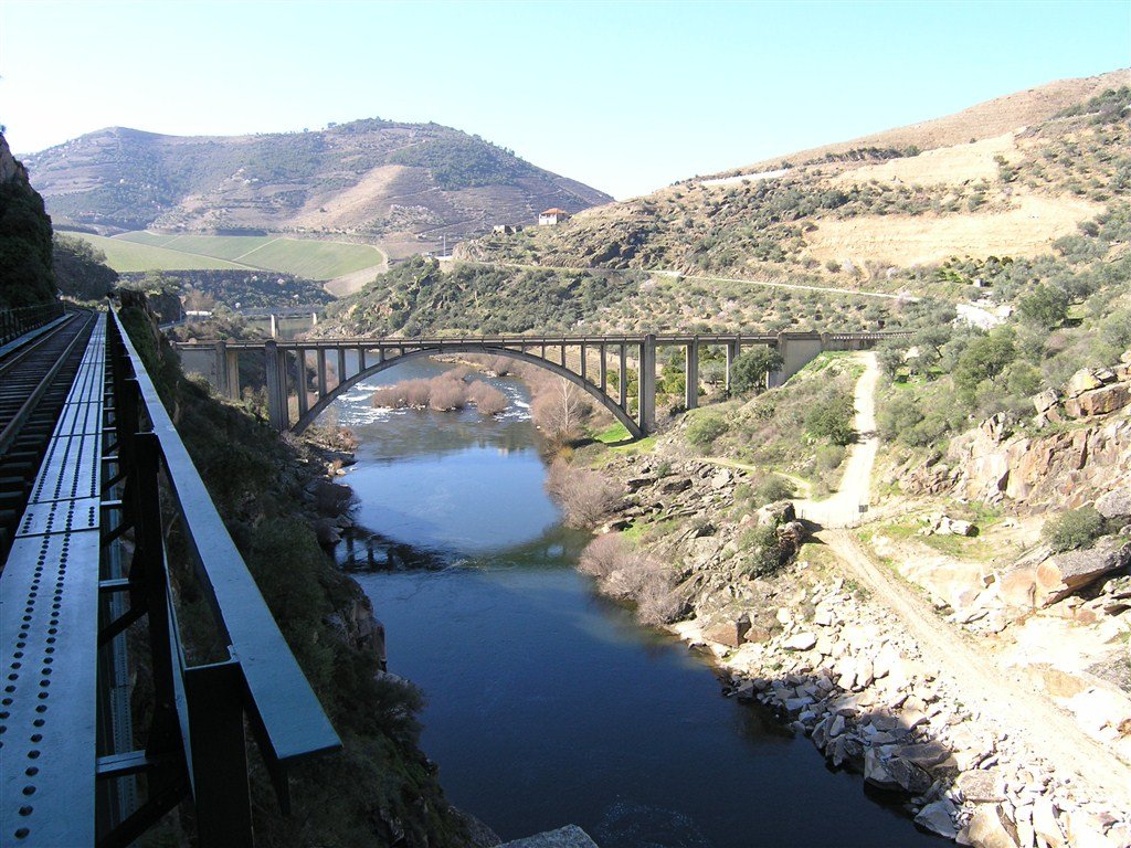 10-of-the-most-scenic-train-routes-in-the-world-4