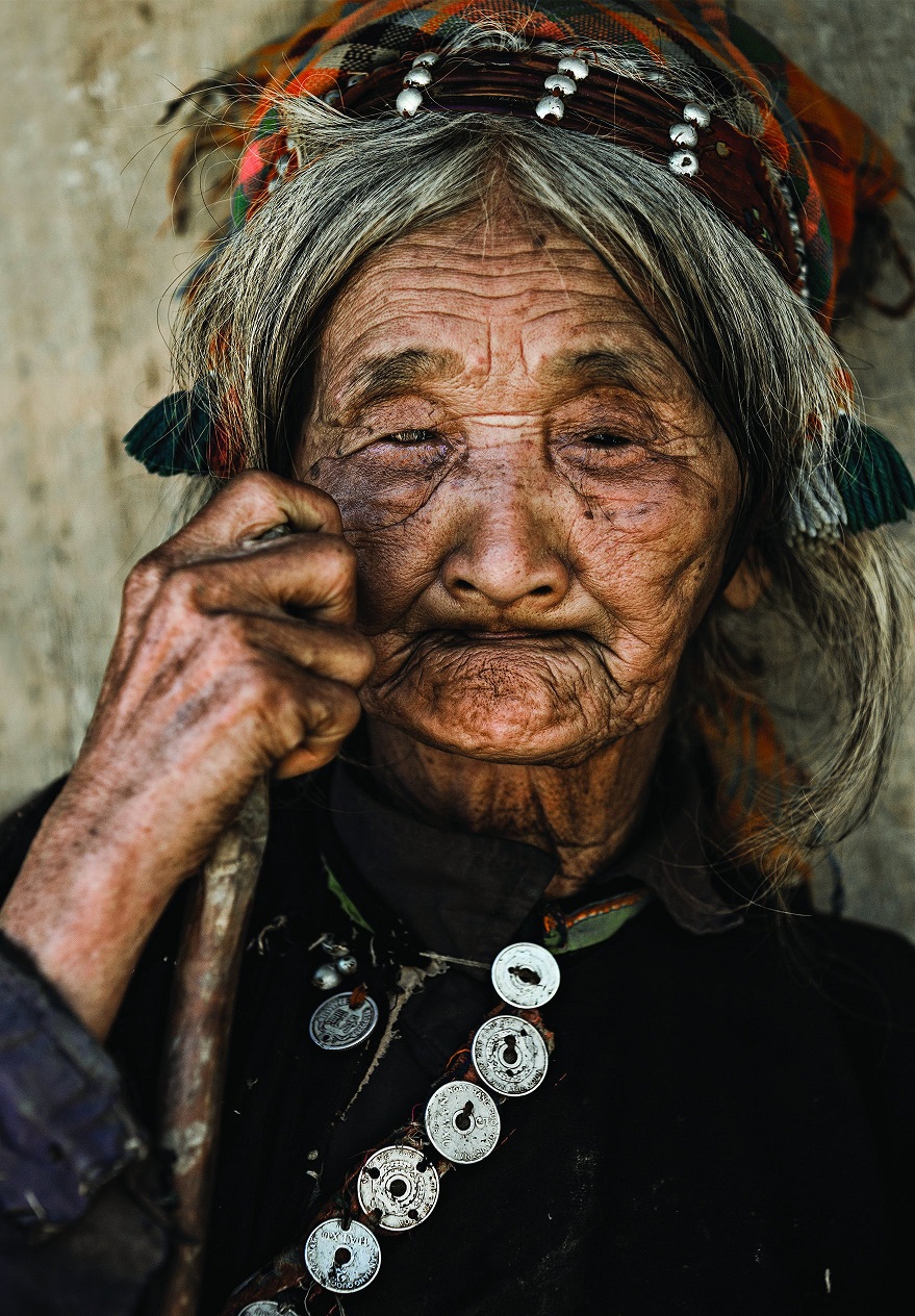 MANDATORY CREDIT: Réhahn Photography/REX Shutterstock. Only for use in this story. Editorial Use Only. No stock, books, advertising or merchandising without photographer's permission Mandatory Credit: Photo by Réhahn Photography/REX Shutterstock (5064716y) A portrait of a woman taken in the village of Dien Bien Phu Smiling faces of North Vietnam, Vietnam - Aug 2015 FULL COPY: http://www.rexfeatures.com/nanolink/r1mu A photographer has captured a series of striking portraits of Northern Vietnam's ethnic tribes. French photographer Réhahn captured the images on a recent roadtrip through Northern Vietnam's stunning mountains. There are many different ethnic tribes in the Northern Vietnam region, each with a unique traditional clothing and a unique language. In the pictures stunning portraits can be seen of the locals, dressed in their unique colours and textile prints.