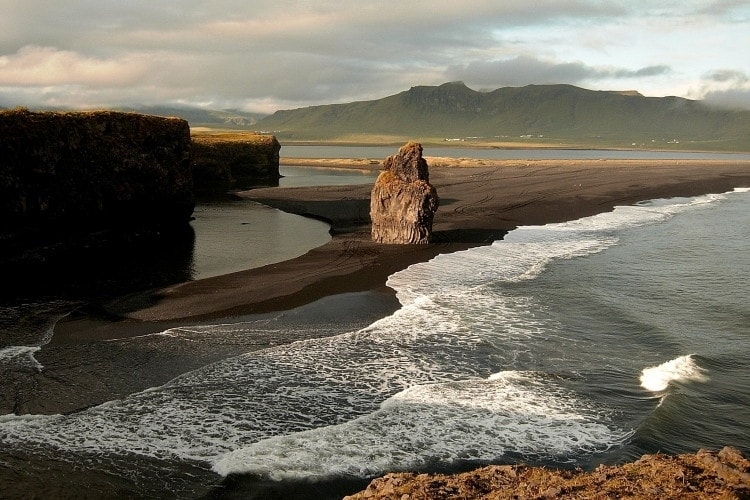 reynisfjara-l-incroyable-plage-noire